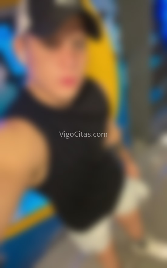 Bastián, colombiano. 641378847. Citas en VIGO, VIGO. www.vigocitas.com.