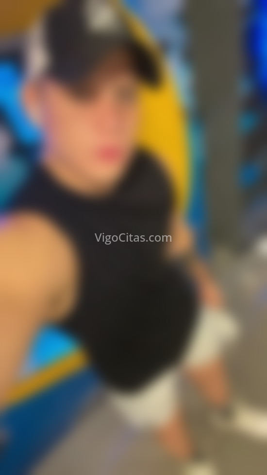 Bastián, colombiano. 641378847. Citas en VIGO, VIGO. www.vigocitas.com.
