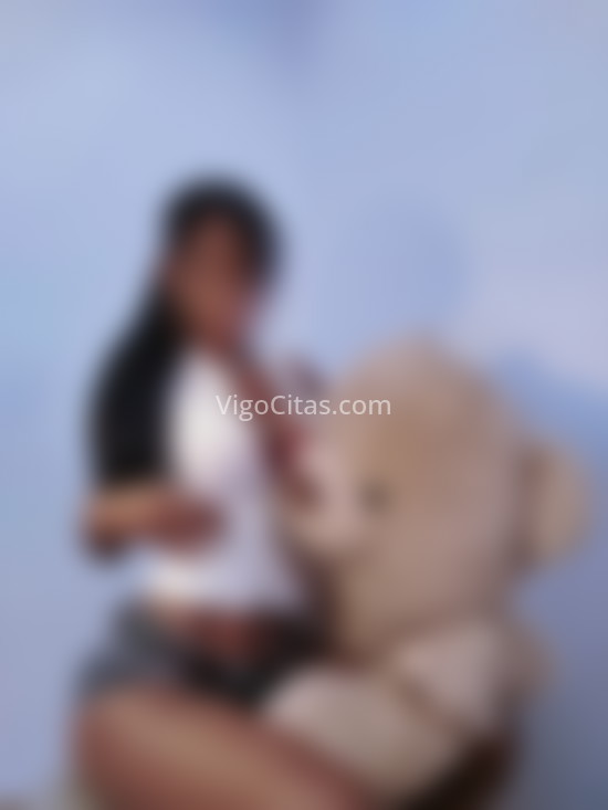 Mia, jovencita latina. 611355089. Citas en VIGO, VIGO. www.vigocitas.com.
