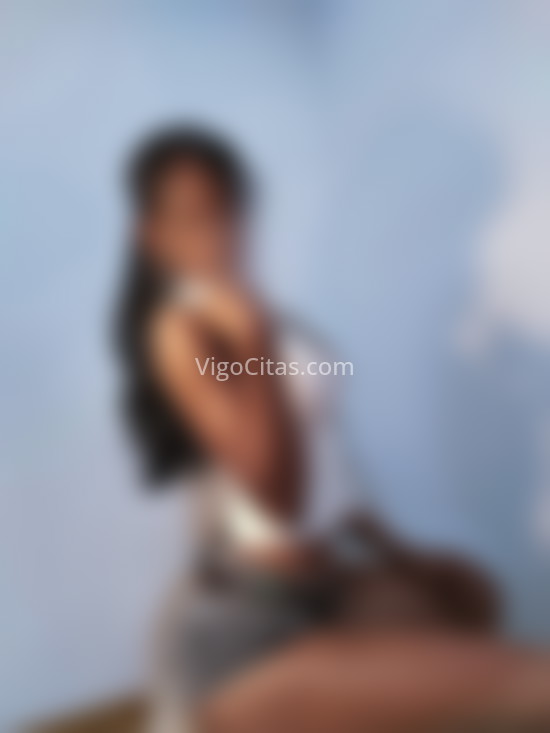 Mia, jovencita latina. 611355089. Citas en VIGO, VIGO. www.vigocitas.com.