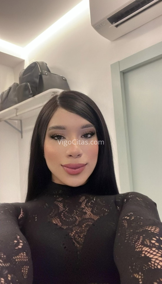 Zoe, jovencita trans fiestera. 661039061. Citas en VIGO, VIGO. www.vigocitas.com.