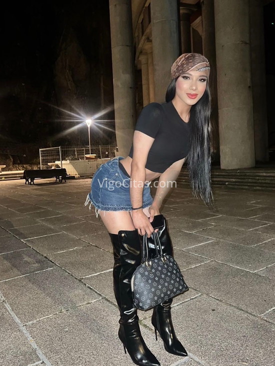 Zoe, jovencita trans fiestera. 661039061. Citas en VIGO, VIGO. www.vigocitas.com.