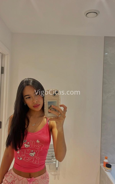 Cloe, alegre brasileña. 684753830. Citas en VIGO, VIGO. www.vigocitas.com.