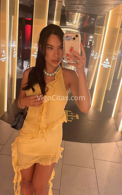 Cloe, alegre brasileña. 684753830. Citas en VIGO, VIGO. www.vigocitas.com.