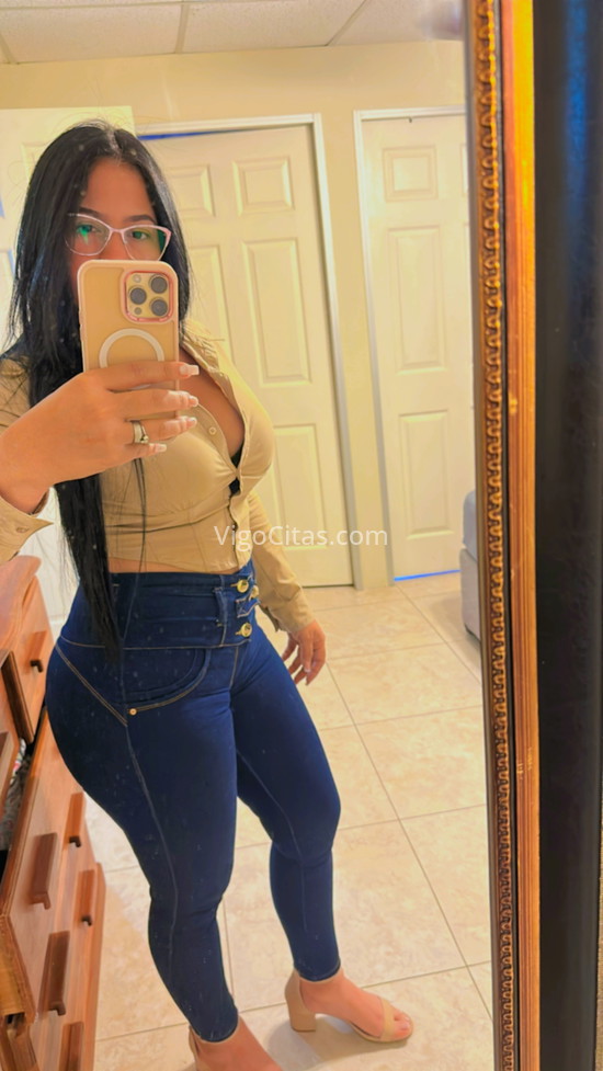 Camila, pelinegra venezolana . 603844707. Citas en VIGO, VIGO. www.vigocitas.com.