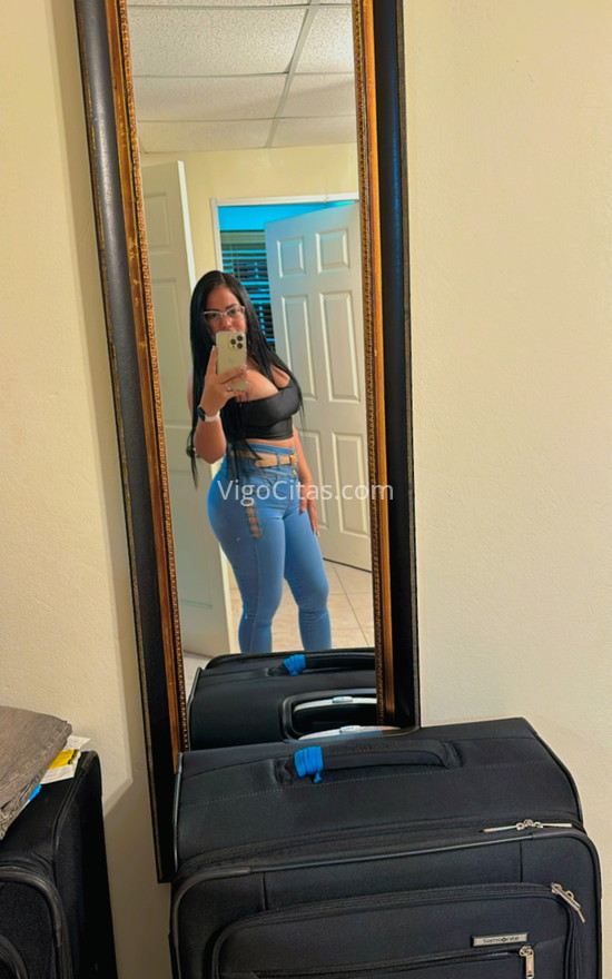 Camila, pelinegra venezolana . 603844707. Citas en VIGO, VIGO. www.vigocitas.com.
