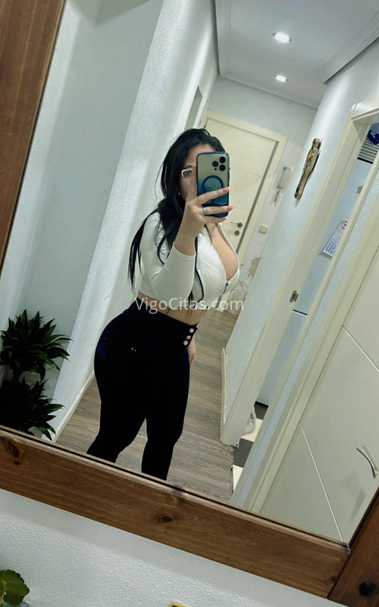 Camila, pelinegra venezolana . 603844707. Citas en VIGO, VIGO. www.vigocitas.com.