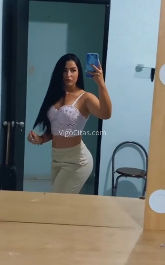 Emili, hermosa colombiana recién llegada. 601860902. Citas en VIGO, VIGO. www.vigocitas.com.